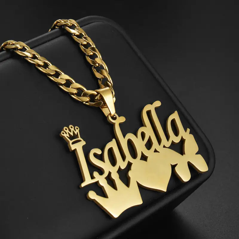 COLLAR CON NOMBRE Y EMOJIS CORONA,CORAZON Y MARIPOSA