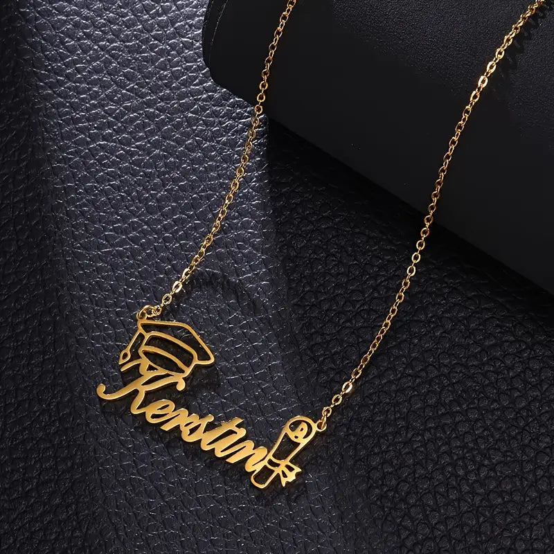 COLLAR CON NOMBRE BIRRETE Y PERGAMINO