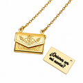 Ketting met liefdesbrief in reliëf