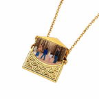 Ketting met liefdesbrief in reliëf