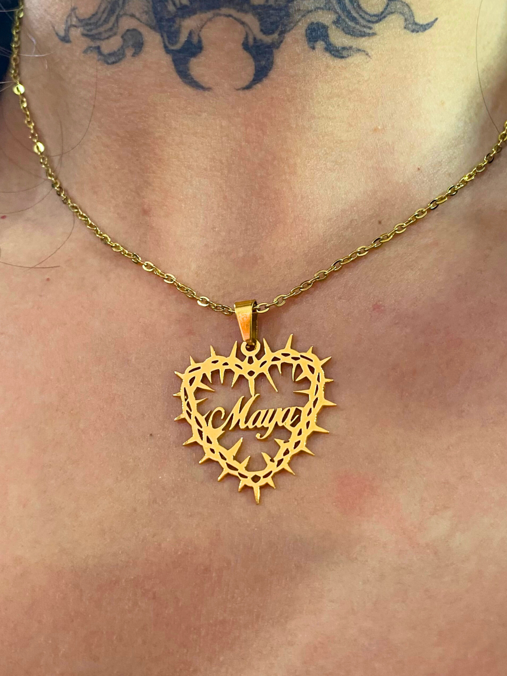 COLLAR CORAZON ESPINADO CON NOMBRE