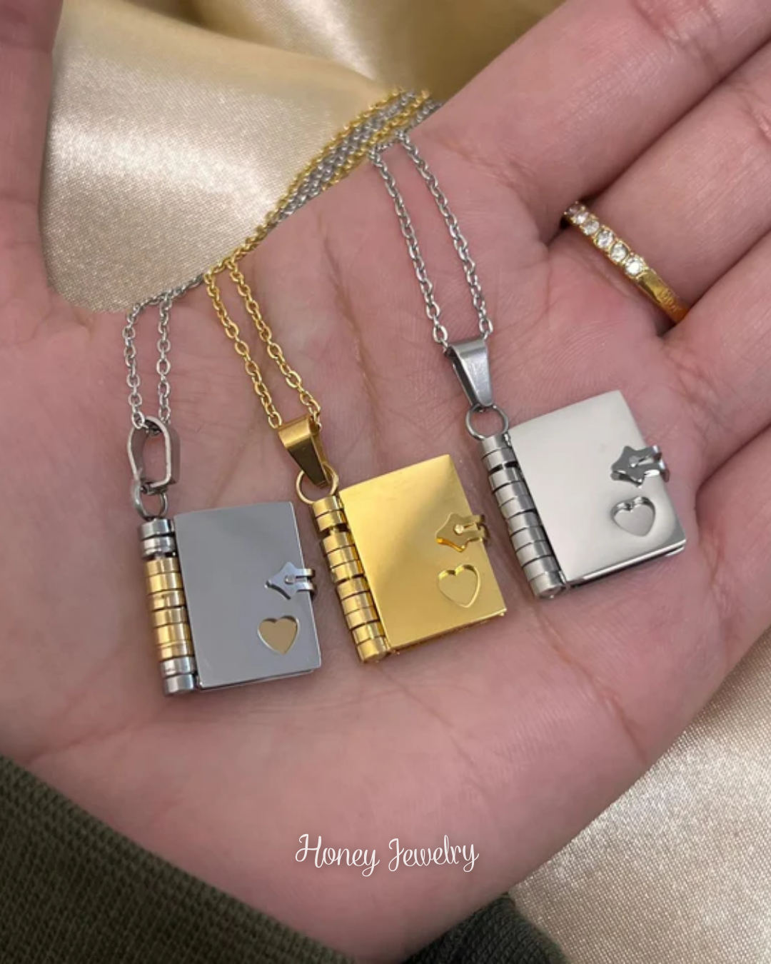 COLLAR LIBRO DE AMOR MINI