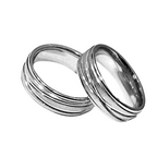 Couple ring with shiny and matte intertwined lines
