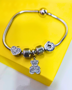 Movable charm bracelet