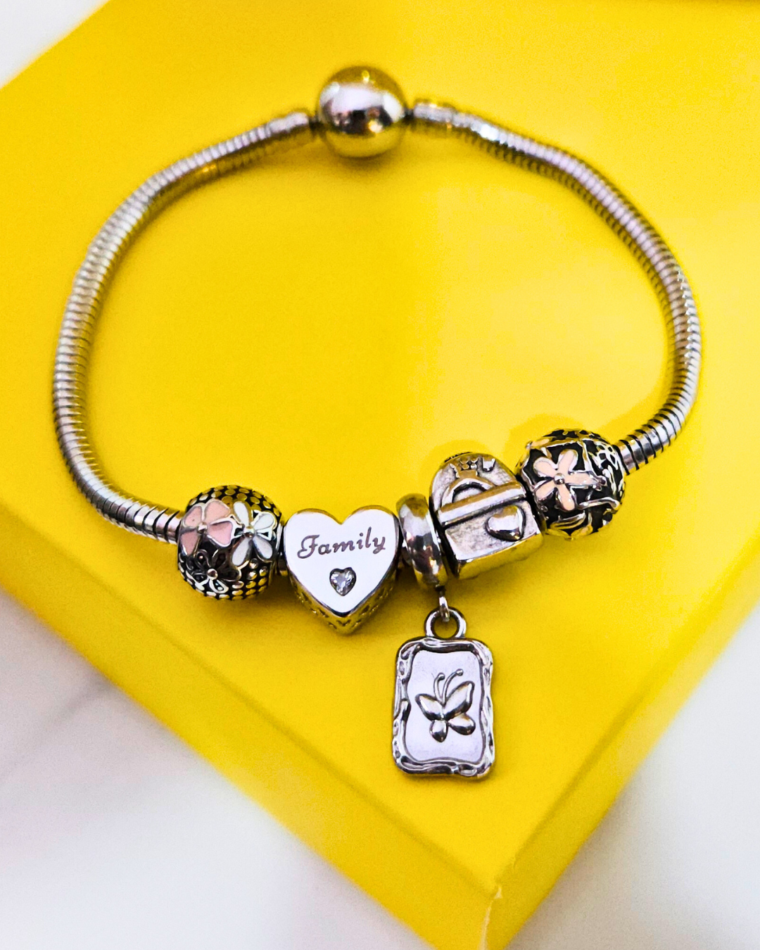 Beweegbare bedelarmband