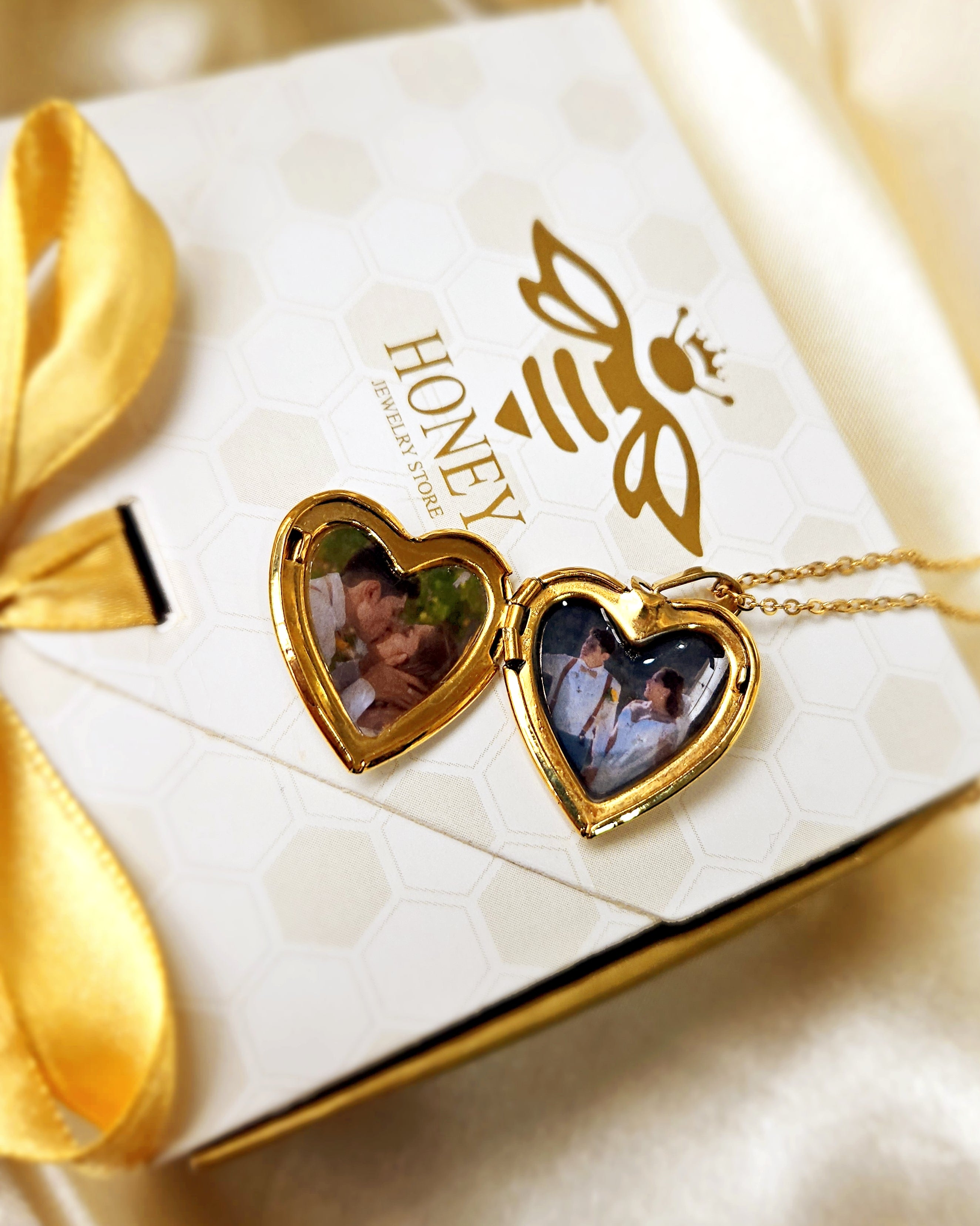 Heart Locket Necklace (3 photos)