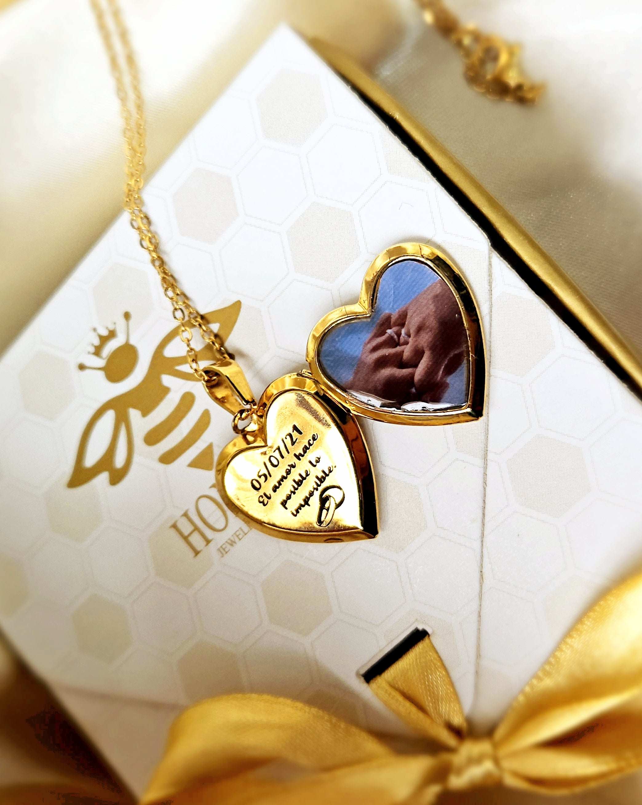 Heart Locket Necklace (3 photos)