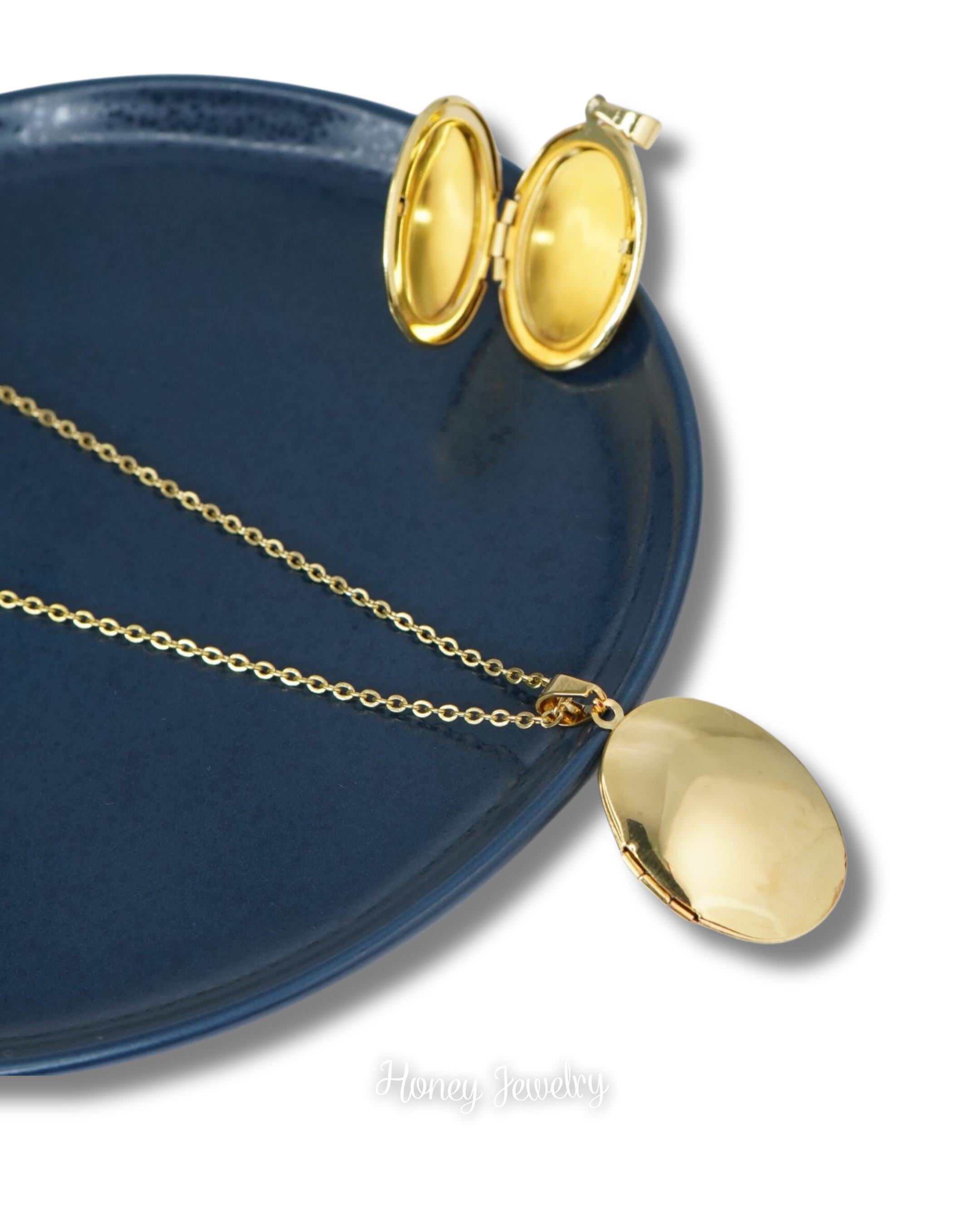 Smooth round locket necklace - photo-etched