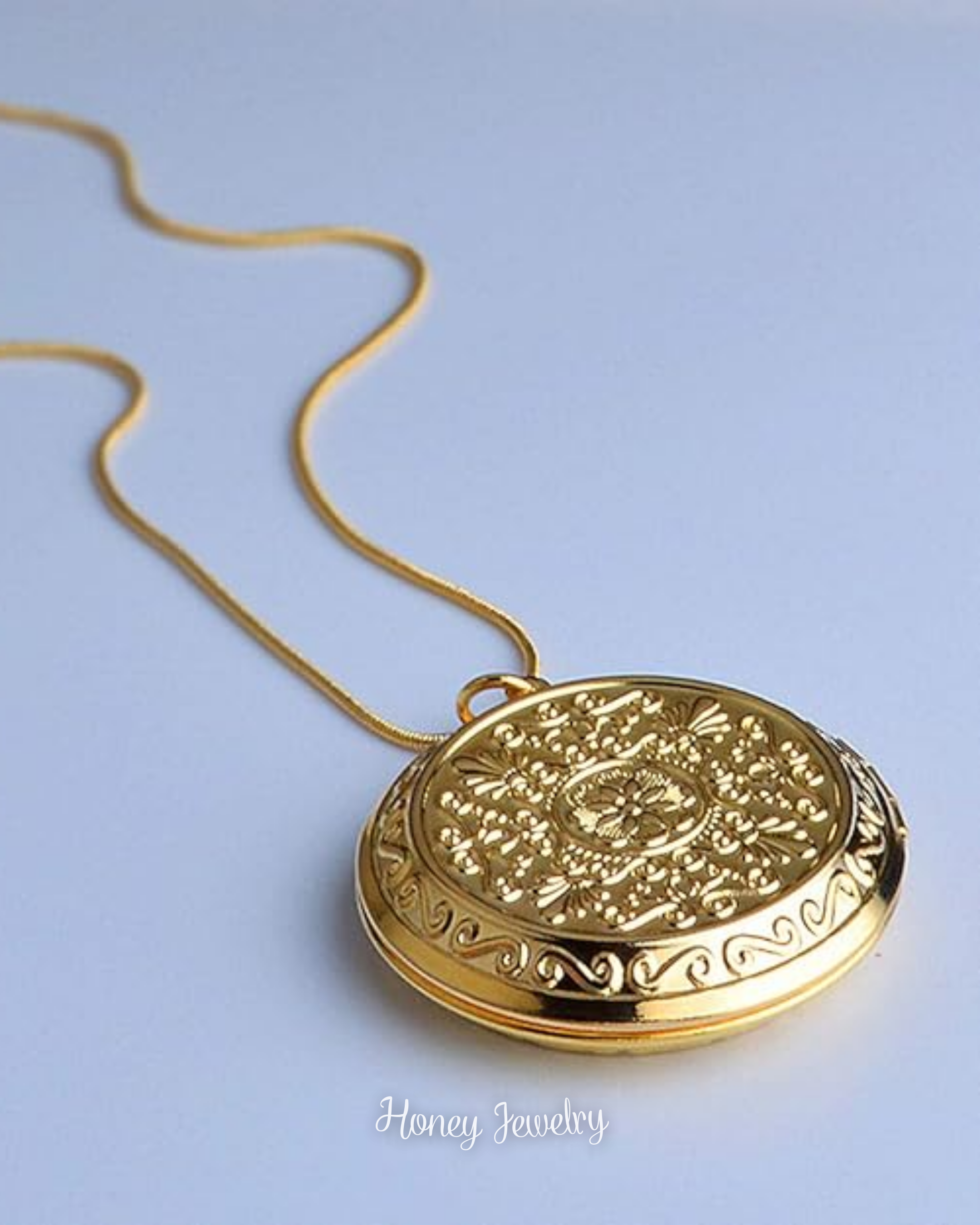 Smooth oval locket necklace - photo-etched