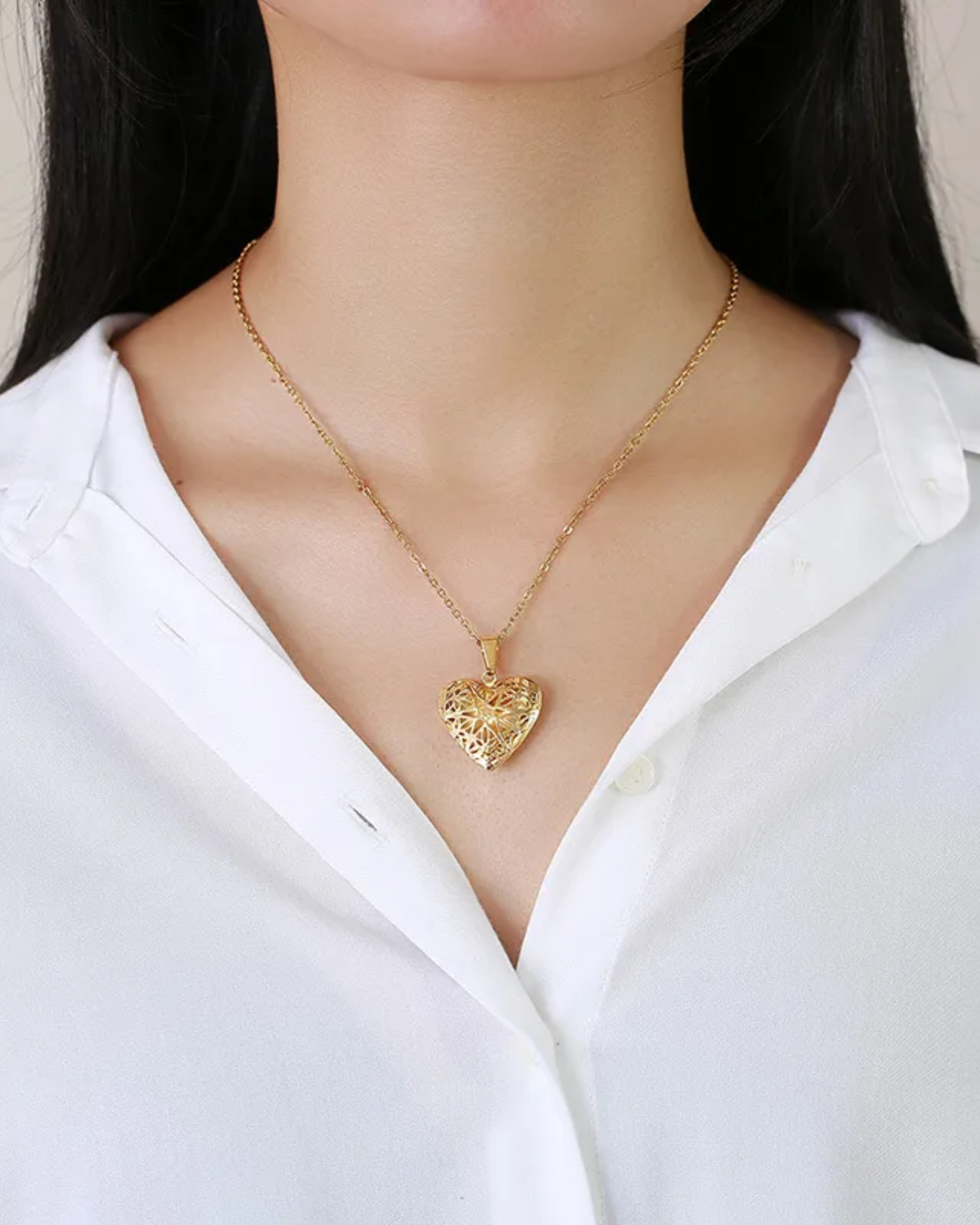 Openwork star heart locket necklace - Photogravure