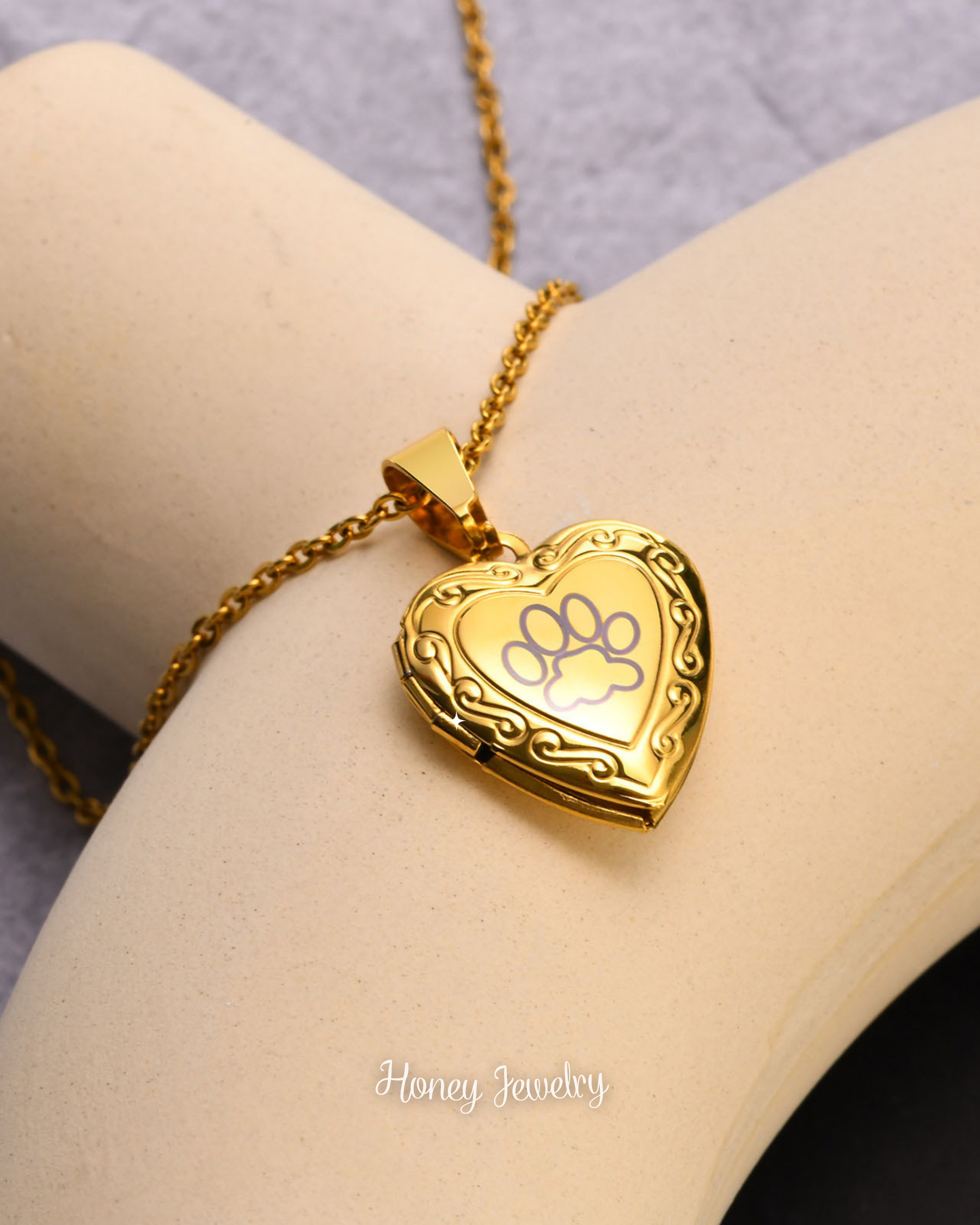 Smooth oval locket necklace - photo-etched