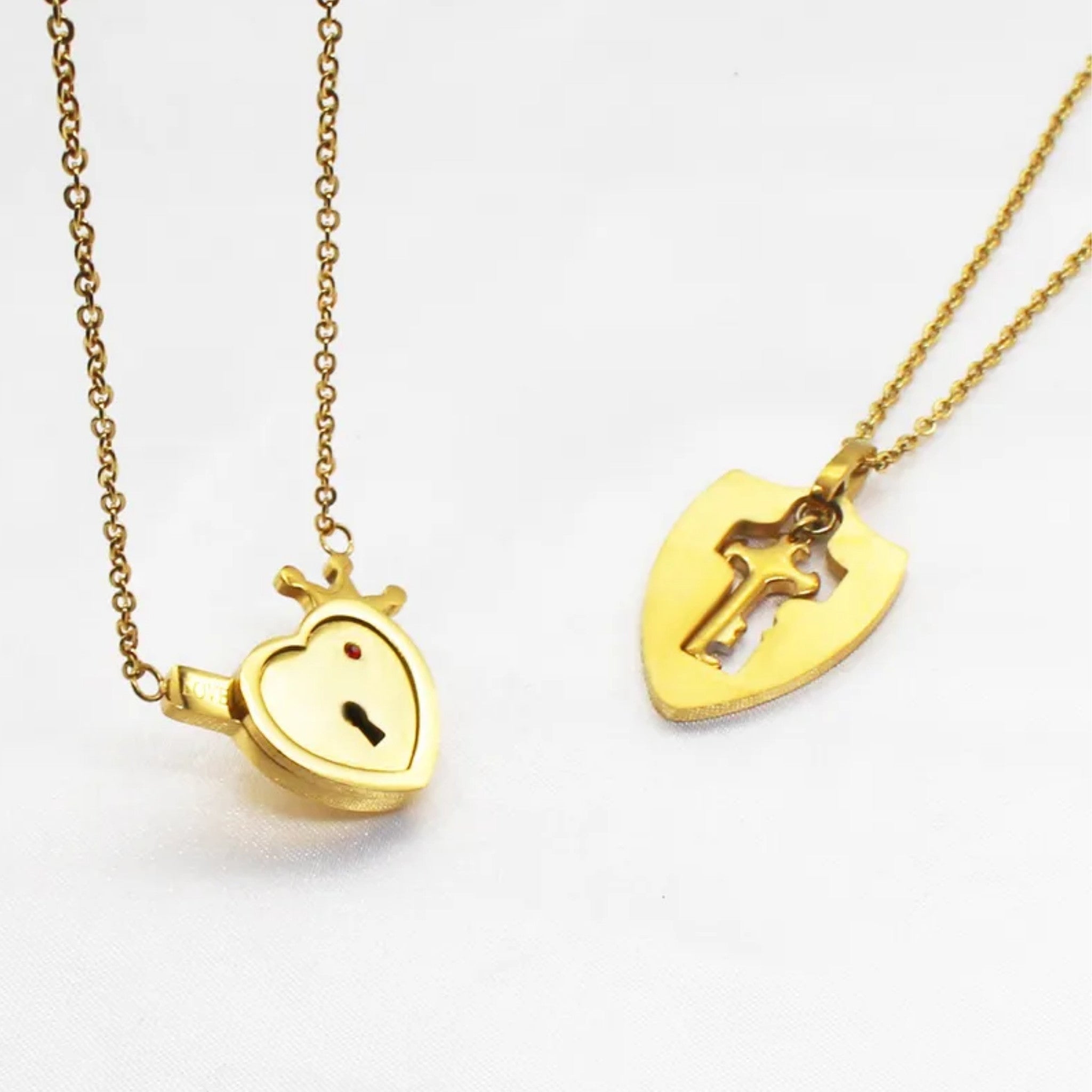 SET DE COLLARES CORAZÓN & LLAVE