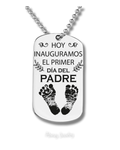 Ketting met militaire badge en voetafdrukken van baby's