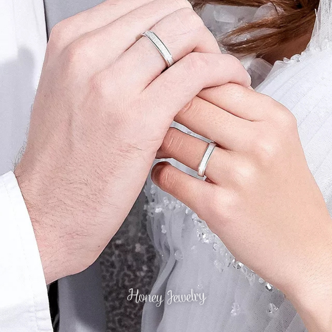 Fine frosted silver couple rings (last sizes)